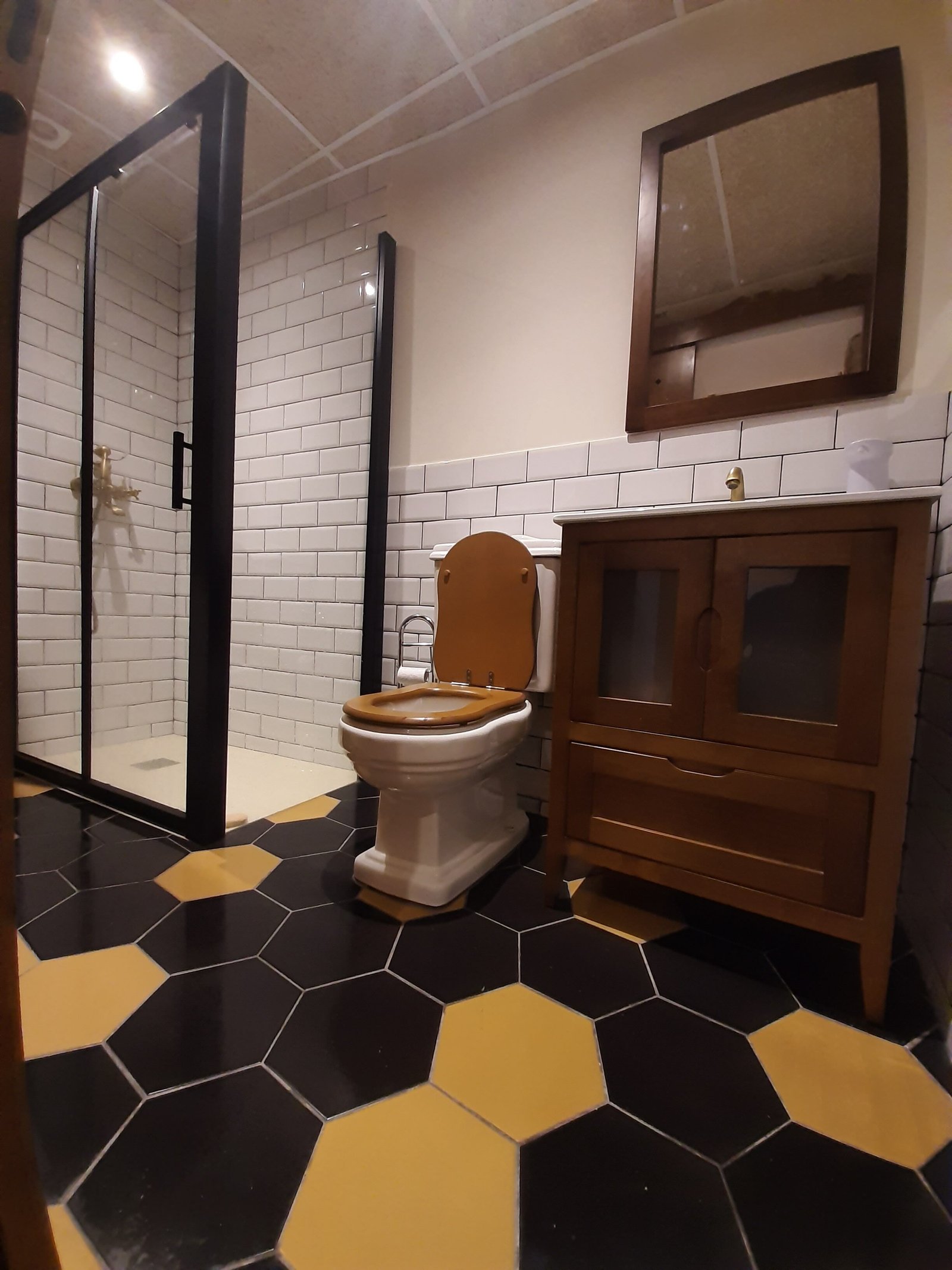 Casa rural mundo de las abejas – Baño
