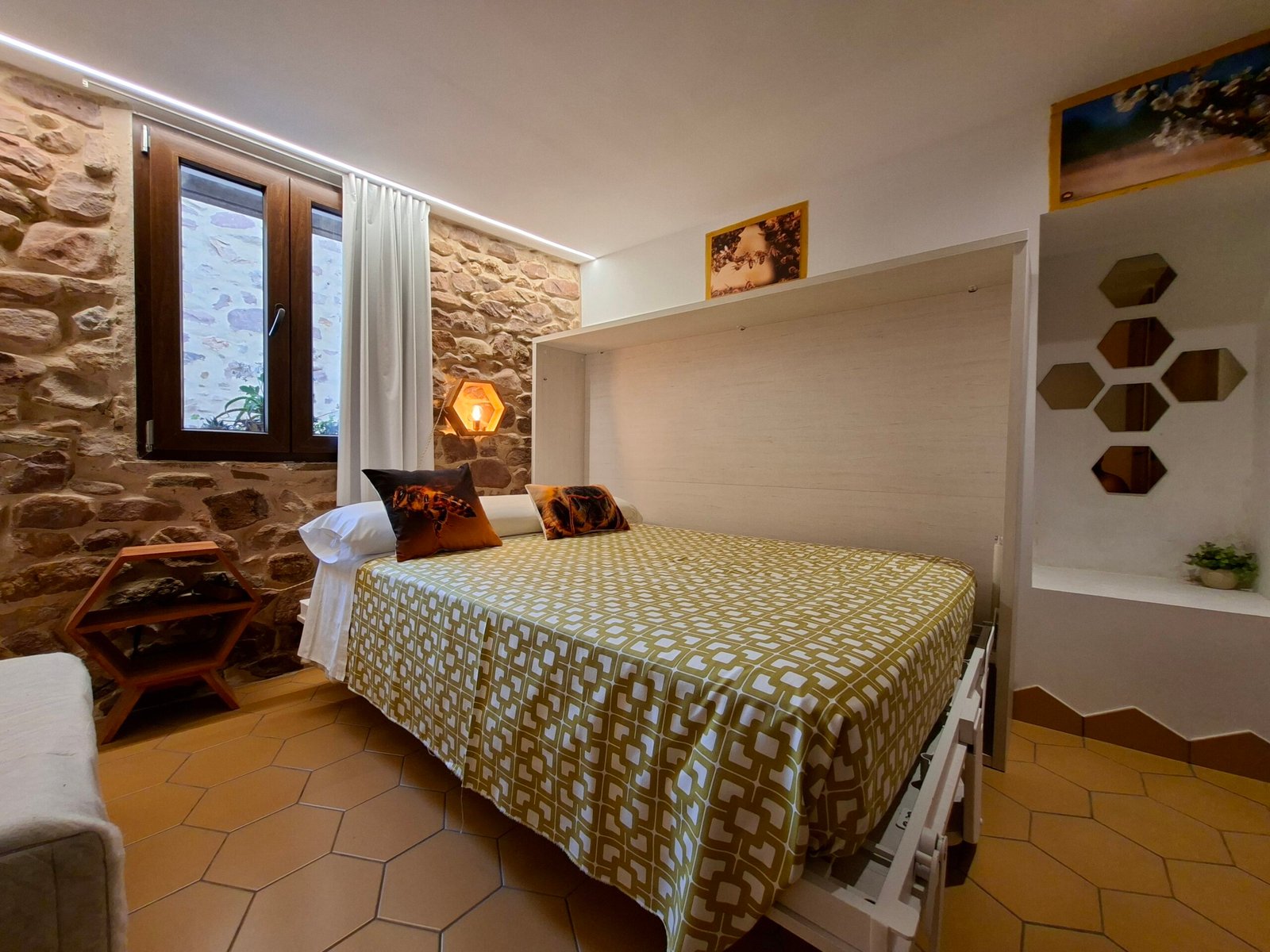 abejas room 7