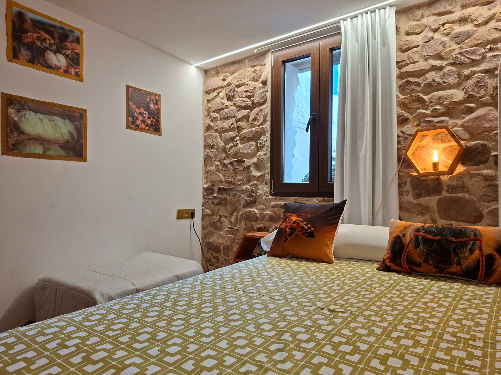 abejas room 8