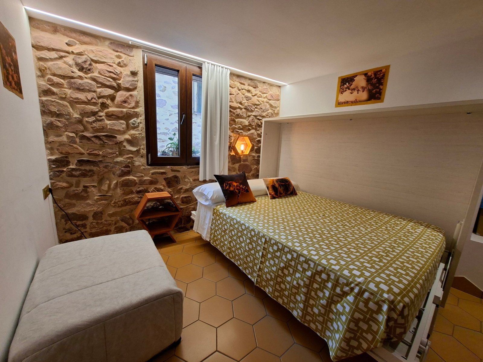abejas room 9
