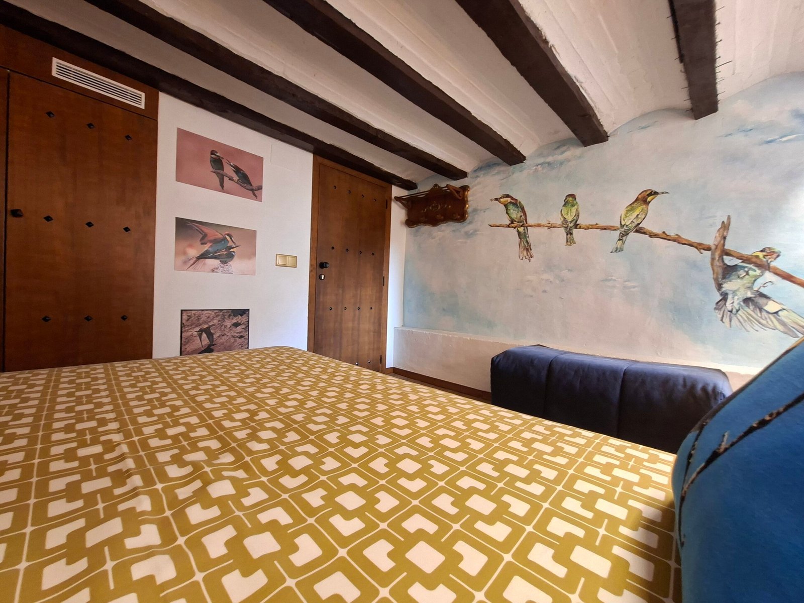 Abejarucos room 8