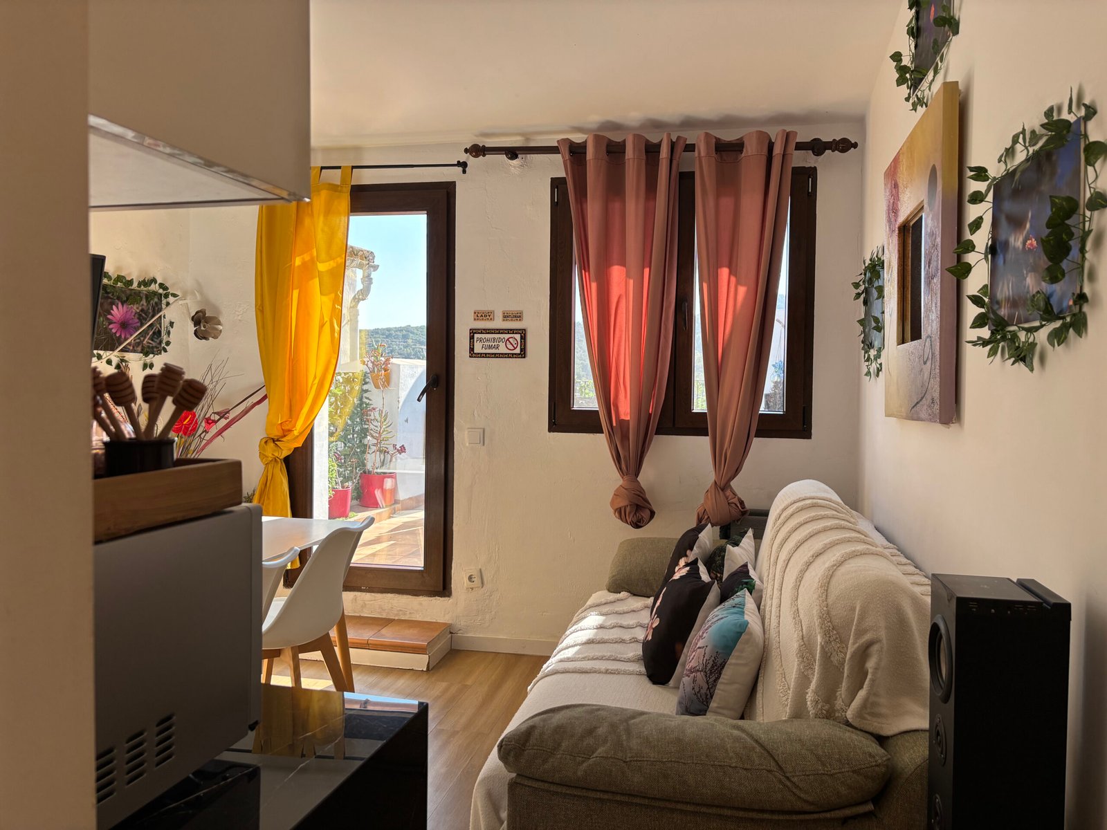 Salon-cocina-flores 1