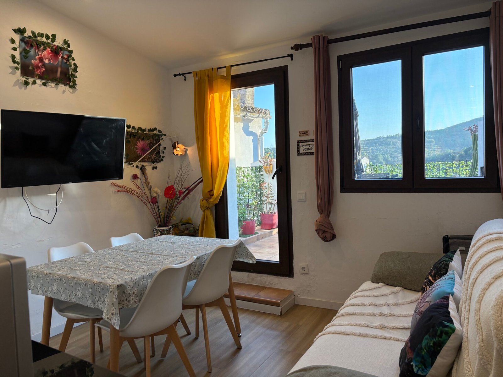 Salon-cocina-flores 2